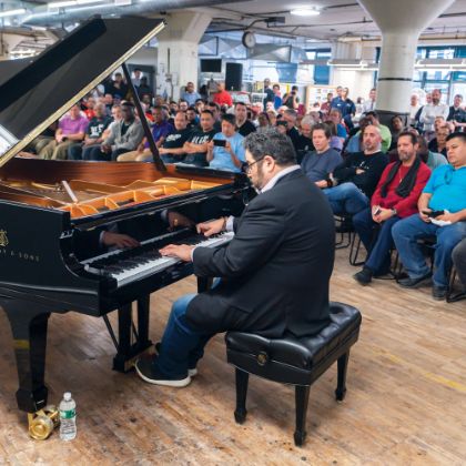 /steinway.com-americas/news/features/live-from-factory-floor