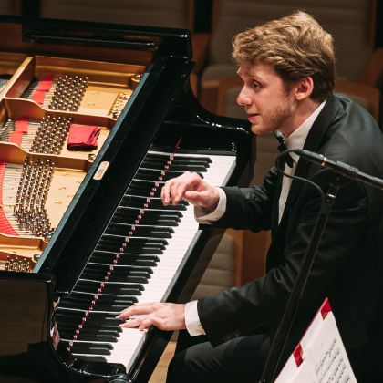https://spirio-spotlight.steinway.com/spiriocast/2025/9-25-25-anthony-ratinov