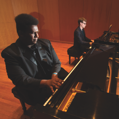 /steinway.com-americas/news/steinway-chronicle/summer-2016/Marking-a-decade-of-excellence-at-UWF