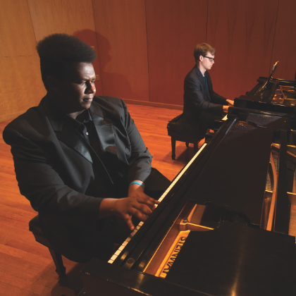 /steinway.com-americas/de/news/steinway-chronicle/summer-2016/Marking-a-decade-of-excellence-at-UWF