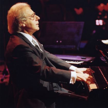 /steinway.com-americas/news/features/lalo-schifrin