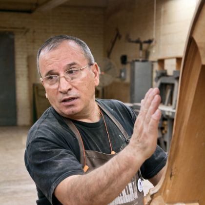 /steinway.com-americas/zh_CN/news/articles/they-have-my-history-master-casemaker-sante-auriti-reflects