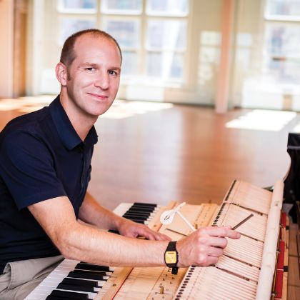 /steinway.com-americas/news/features/steinway-concert-technician