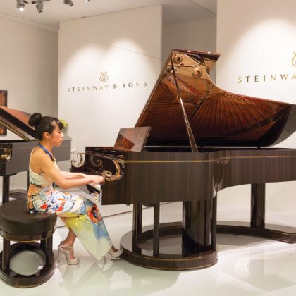 /steinway.com-americas/news/features/aisa-ijiri