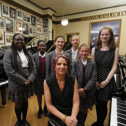 /steinway.com-americas/news/steinway-chronicle/winter-2017/bromley-high-becomes-first-all-steinway-girls-school-in-uk