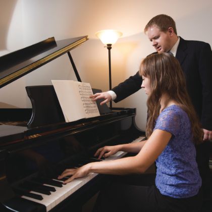 /steinway.com-americas/de/news/articles/liberty-university-opens-new-steinway-music-complex