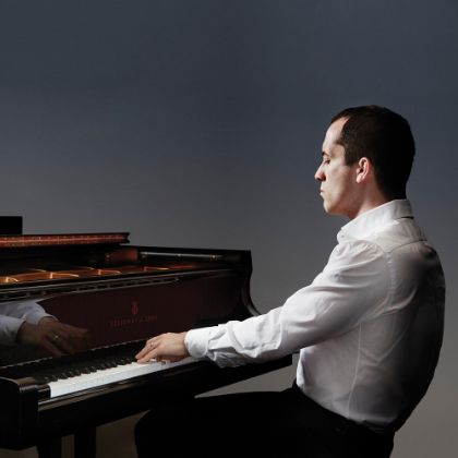 https://www.steinway.com/news/features/igor-levit-unscripted