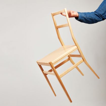/steinway.com-americas/zh_CN/news/features/steinway-spruce-makes-for-superleicht-chair