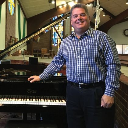 /steinway.com-americas/news/boston-chronicle/winter-2016/steinway-boston-devine-redeemer-choir