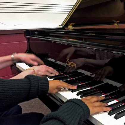 /steinway.com-americas/de/news/boston-chronicle/winter-2016/steinway-boston-elon-university