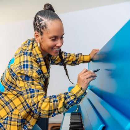 /steinway.com-americas/news/press-releases/steinway-teams-up-with-alicia-keys-for-artist-relief-through-musicares