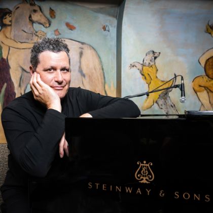 /steinway.com-americas/soundboard/soundboard-isaac-mizrahi