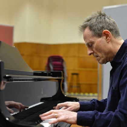 /steinway.com-americas/soundboard/soundboard-john-paul-jones