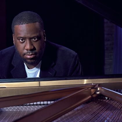 /steinway.com-americas/de/soundboard/soundboard-robert-glasper